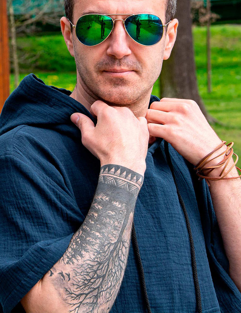 Men's dark blue muslin shirt with hood